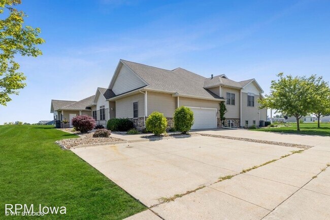 Building Photo - 2 br, 2 bath House - 470 Larson Drive