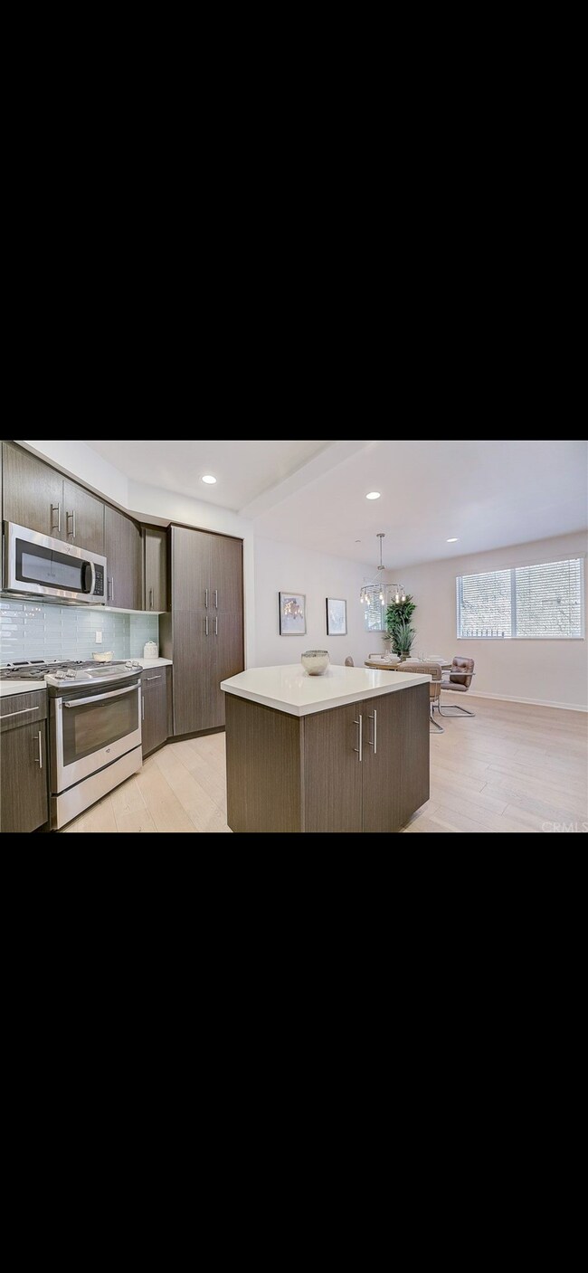 Kitchen - 11912 Laurelwood Dr