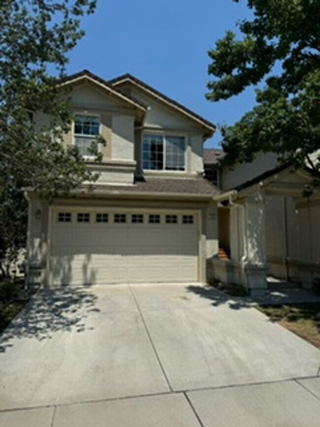 Building Photo - 1825 Resistol Dr