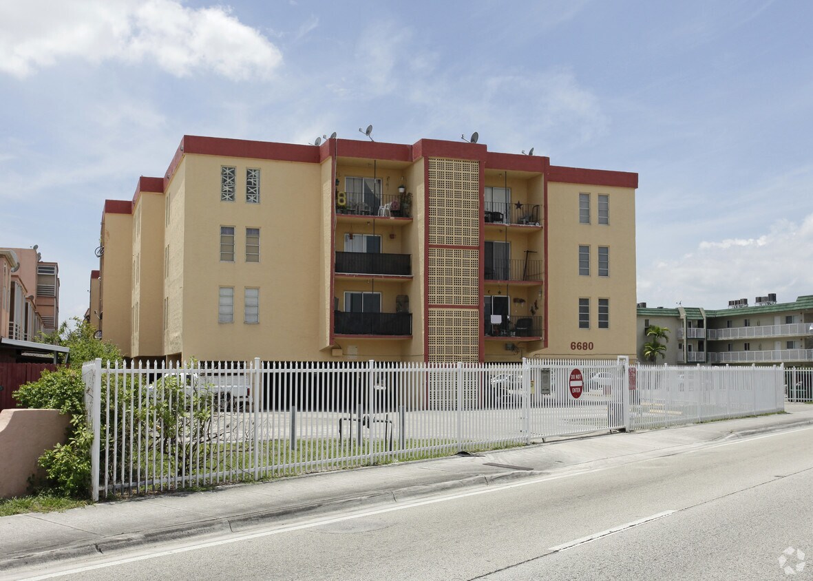 Building Photo - 6680 W 2nd Ct