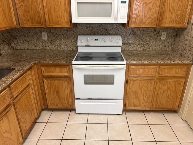 Foto del edificio - 4704 Pennington Ave