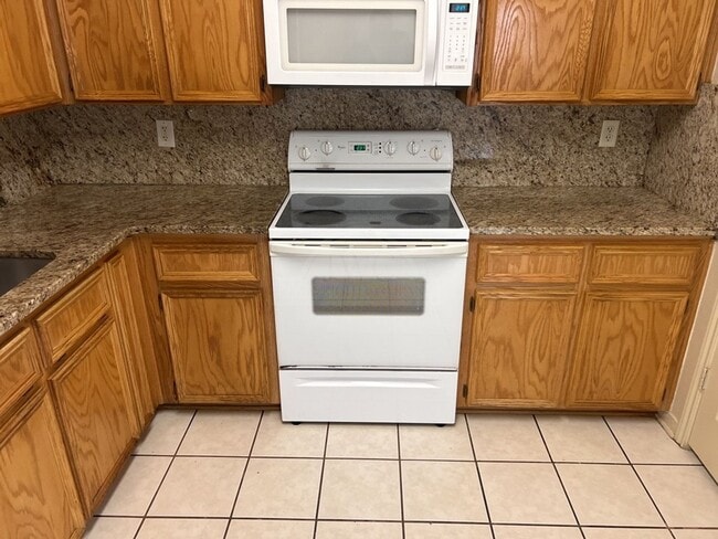 Foto del edificio - 4704 Pennington Ave