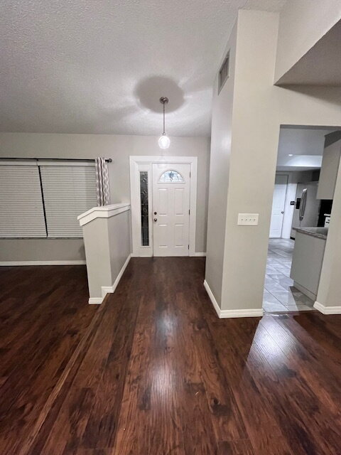 Foto del edificio - Beautiful Like New Home For Rent in Brandon!