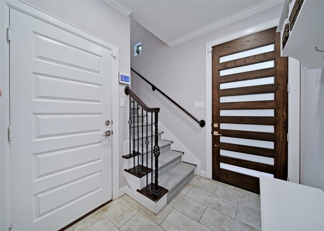 Building Photo - 5703 Kansas St