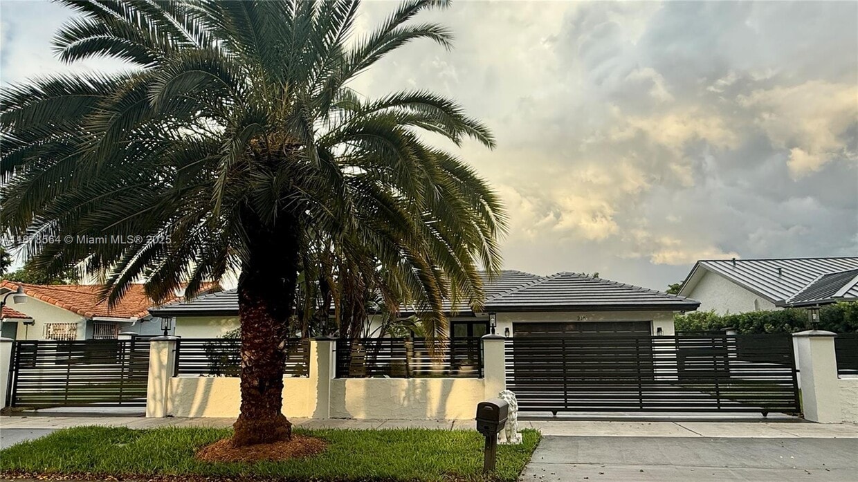 Foto principal - 215 NW 136th Ct