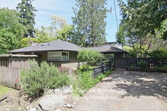 Building Photo - 1150 Evergreen Point Rd