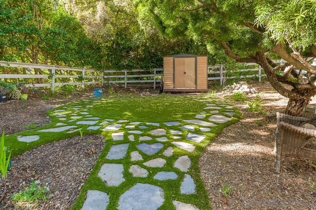 Building Photo - 4910 Ladera Sarina