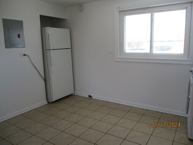 Building Photo - 8721 S Keeler Ave