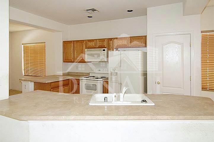Foto del edificio - 9237 W Milkweed Loop