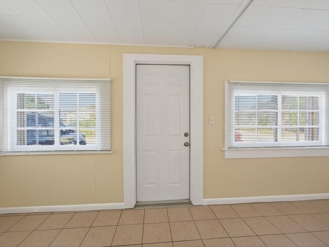 Foto del edificio - 964 W Lakewood Rd