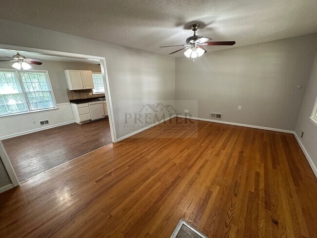 Foto del edificio - 10615 E 32nd St S