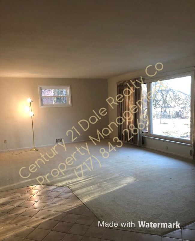 Building Photo - 3 BR Rancher in Red Lion School District