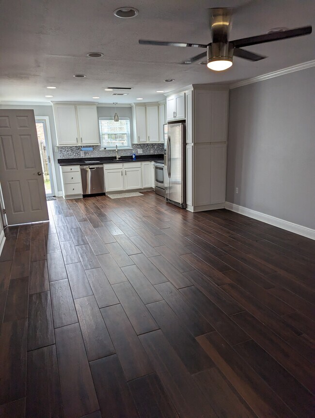Building Photo - 15859 Maison Orleans Ct