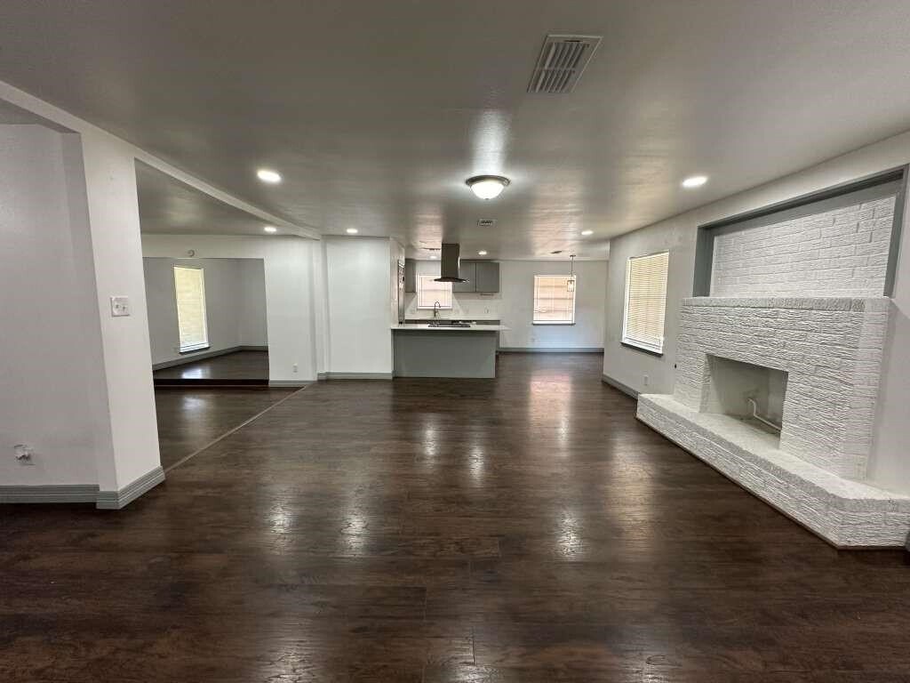 Foto del edificio - 5850 Paisley St