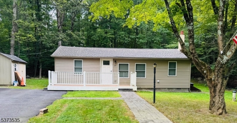 Primary Photo - 17 Eastbrook Ln