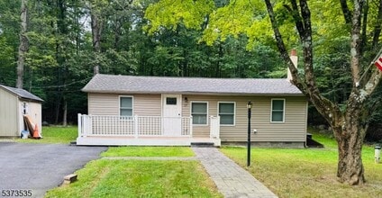Building Photo - 17 Eastbrook Ln