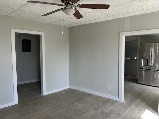 Foto del edificio - 823.5 Jennings Ave