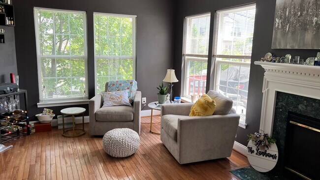 Foto del edificio - 2541 Thorncroft Pl