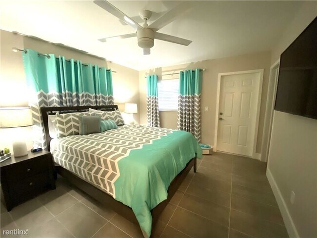 Foto del edificio - 3 br, 2 bath  - 1107 NW 7th Ave