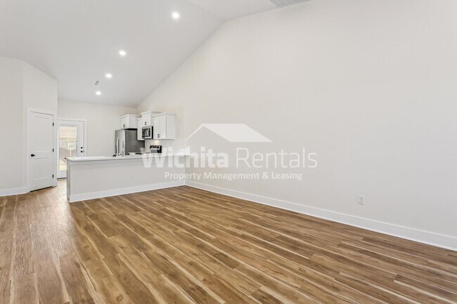Foto del edificio - 1750-1750 S Hickory Creek St
