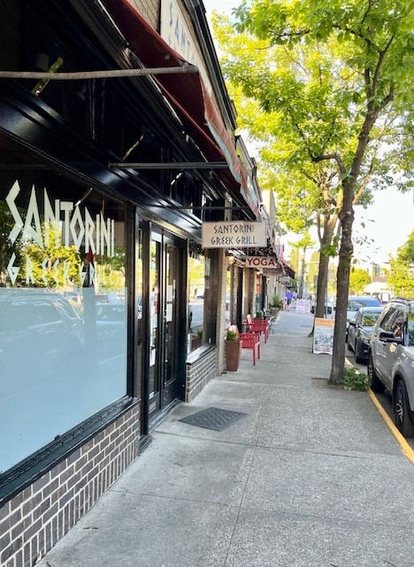 Building Photo - 220 1st St