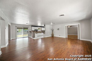 Foto del edificio - 434 Winfield Blvd