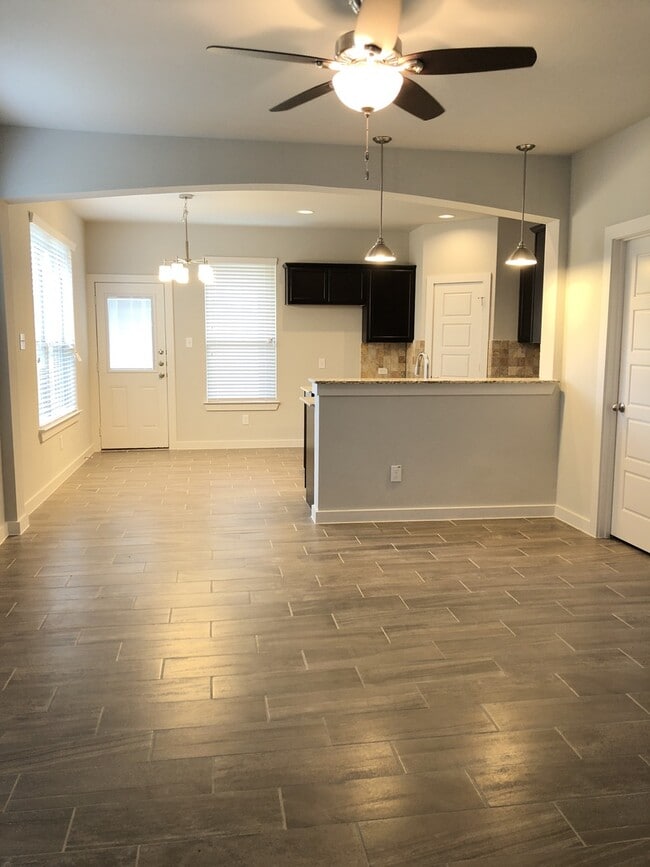 Building Photo - LUXURY 2 STORY DUPLEX LOCATED IN MIDLOTHIA...