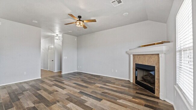 Foto del edificio - "Charming 3-Bed, 2-Bath Home in Centerton – Your Cozy Retreat Awaits!"