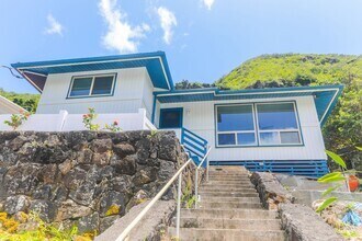Building Photo - 2343 Kuahea St