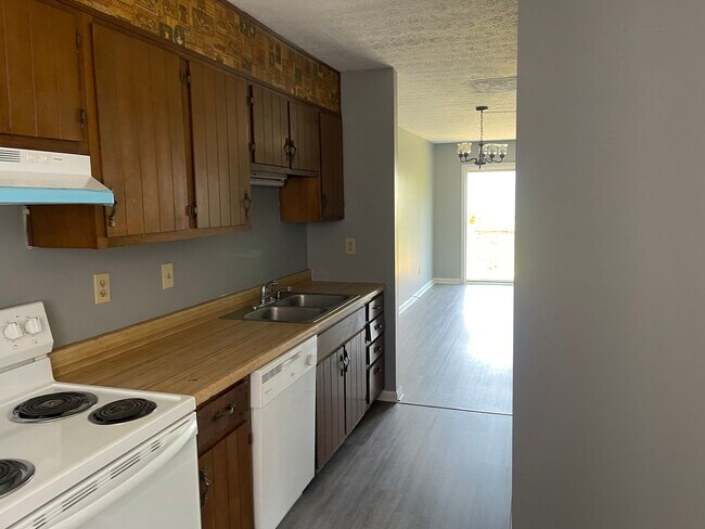 Foto del edificio - 1230 Clear Ridge Ln