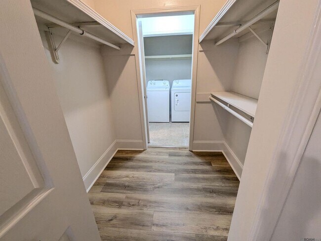 Building Photo - 11011 Cal Rd