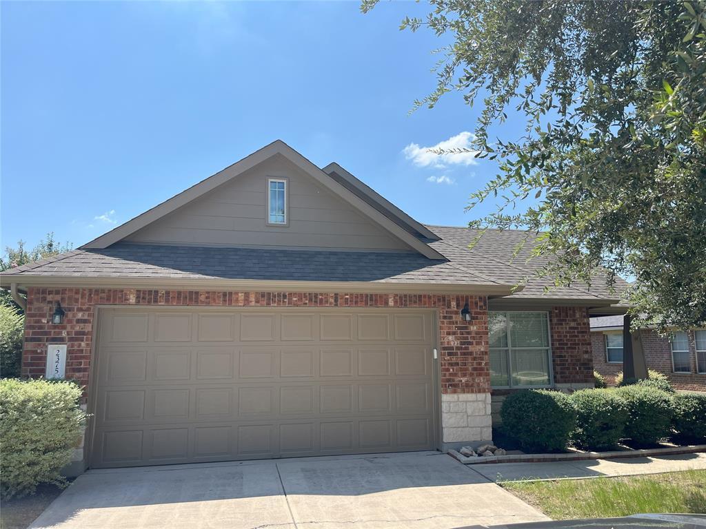 Foto principal - 2375 Garlic Creek Dr