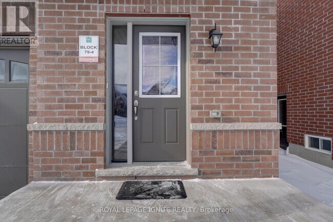 Photo du bâtiment - 96 Robin Trail