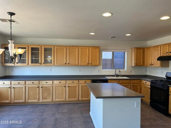 Building Photo - 5110 E Duane Ln