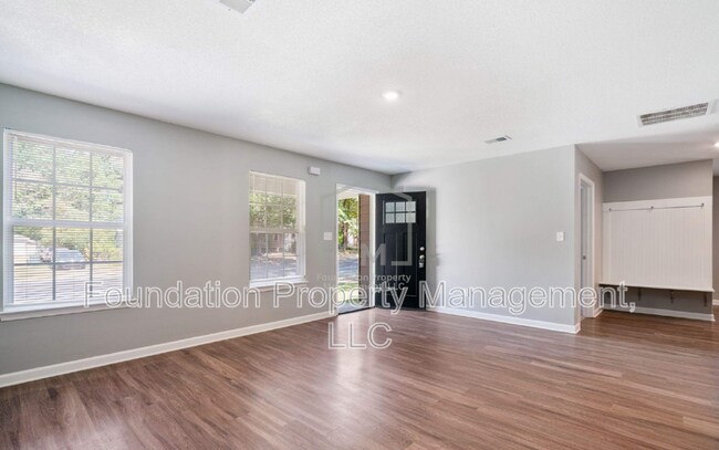 Building Photo - 4069 New Willow Rd