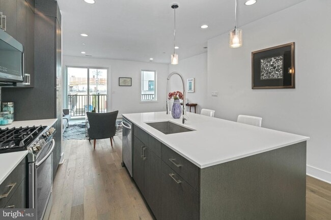 Photo - Pennsport Townhome with Garaged Parking
