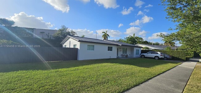 Building Photo - 10900 SW 107th Ave
