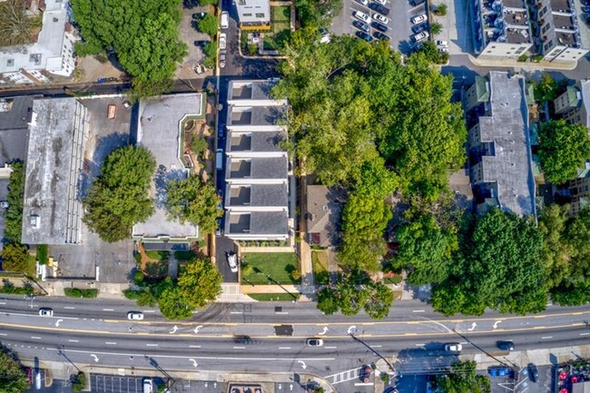 Building Photo - 910 Ponce De Leon Ave NE