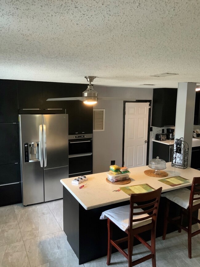 Foto del edificio - 5107 Cochita Dr