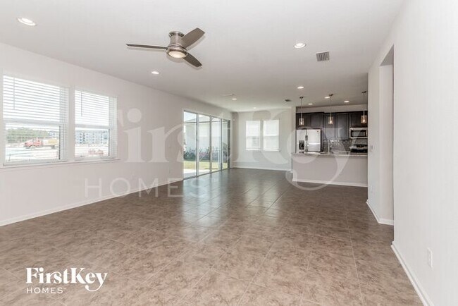Building Photo - 2017 Amberly Dr