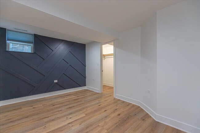 Foto del edificio - 1624 W Beach Ave