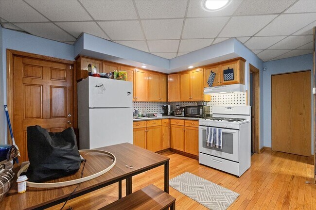 Foto del edificio - 7136 Windsor Ave