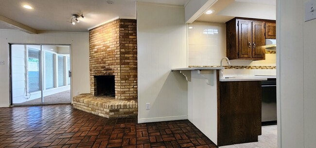 Building Photo - 7737 Village Trail Dr