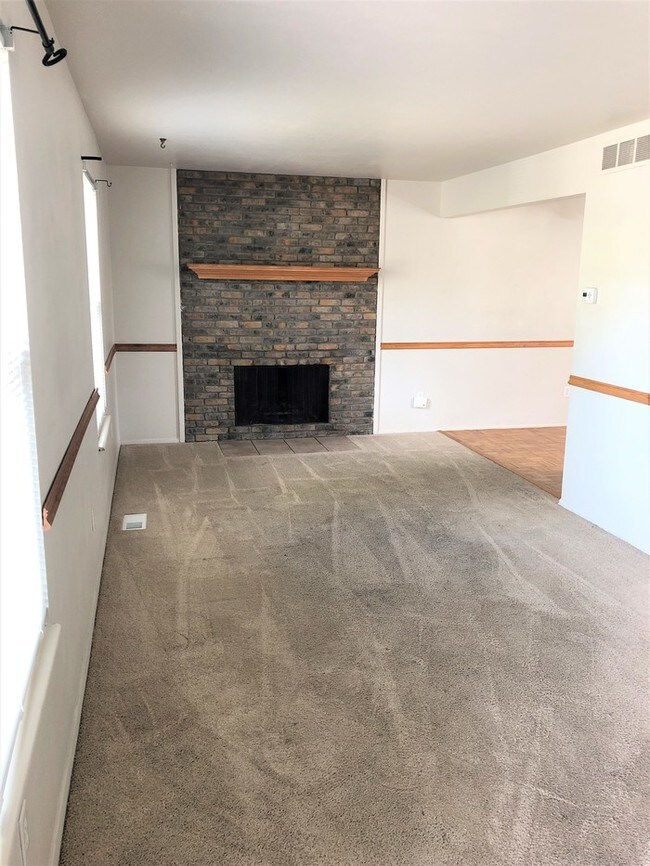 Building Photo - Beautiful Home in Summer Valley