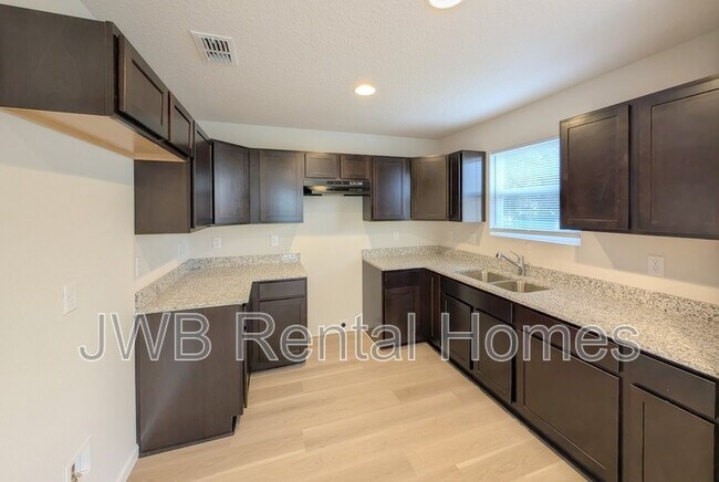 Foto del edificio - 6384 Restlawn Dr