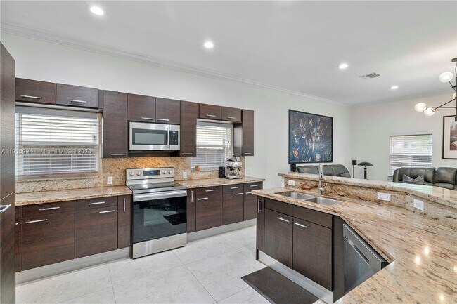 Foto del edificio - 217 SW 11th St