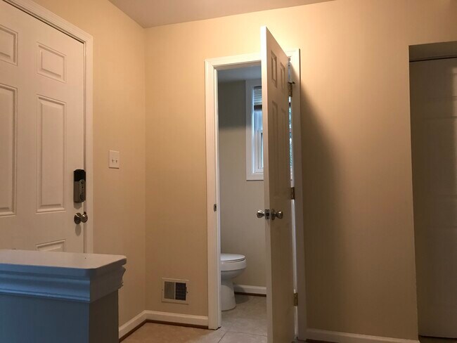 Half bathroom - 64 Orchard Dr