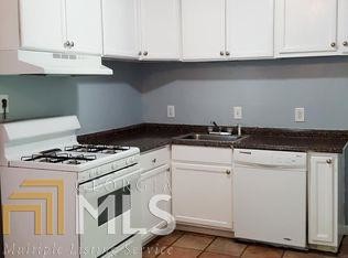 Building Photo - 2429 Peachwood Cir NE