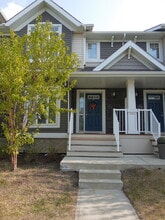 Building Photo - 721 177 St SW