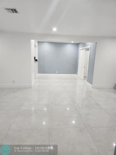 Foto del edificio - 361 SE 8th Ct